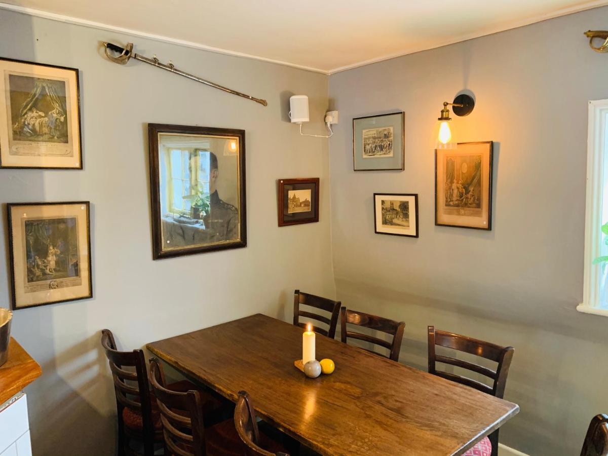 The Swan Inn ミッドハースト エクステリア 写真