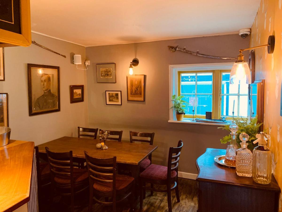 The Swan Inn ミッドハースト エクステリア 写真