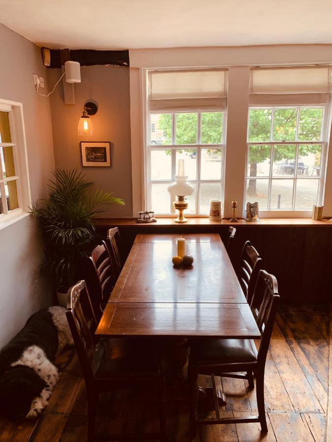 The Swan Inn ミッドハースト エクステリア 写真