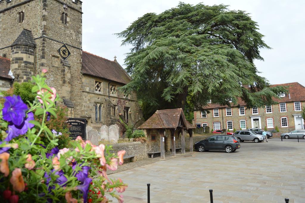 The Swan Inn ミッドハースト エクステリア 写真